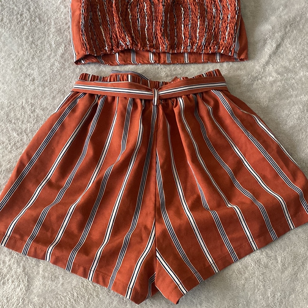 Striped Cami Belted Shorts Two Piece Set in Chestnut Red Size Medium - Picture 5 of 9